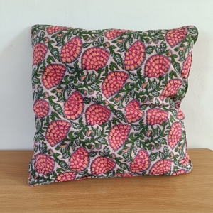 Sierkussen Bloem 47x47 cm – Decoratief Kussen voor Woonkamer en Slaapkamer